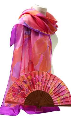 Conjunto de fular de seda y abanico de seda de 23 cm. de hibiscos fucsias, naranjas y morados.