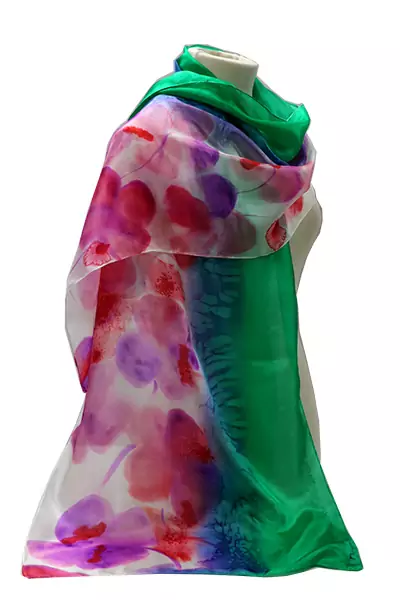 Fular de seda con dibujo de flores fucsias, moradas y franja verde